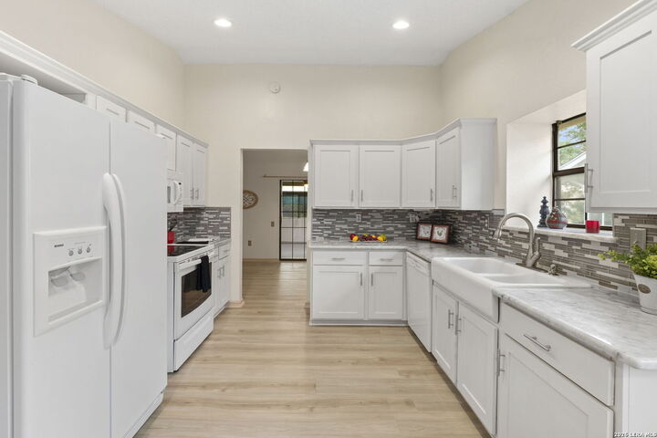 Property Photo: 3632 Fox Run TX 78108