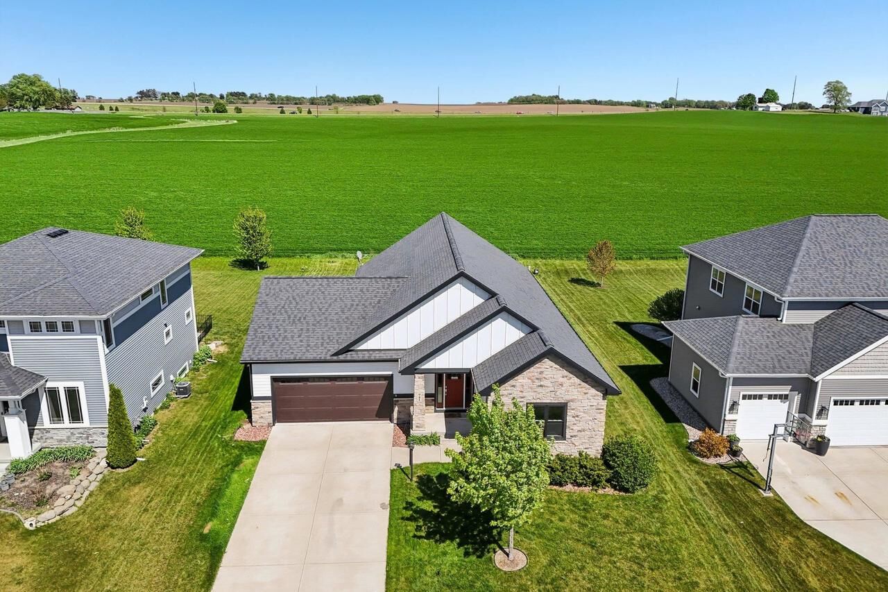 Property Photo:  941 Rumley Run  WI 53532 