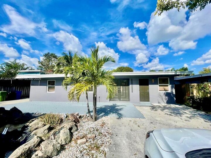 Property Photo:  1649 NE 8th Ave  FL 33305 