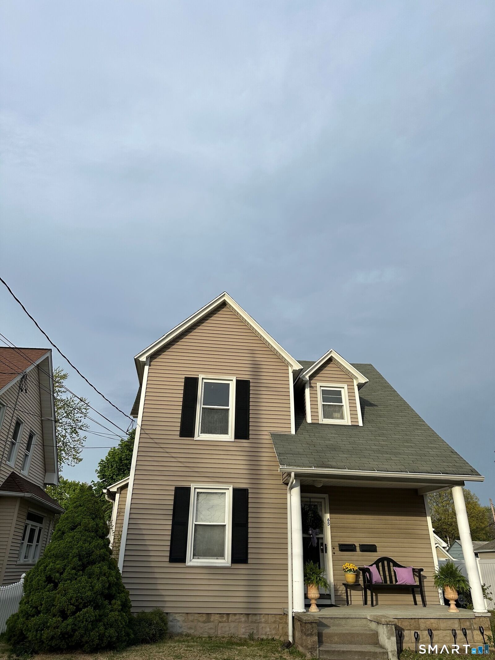 Property Photo:  65 Avon Street 2  CT 06461 