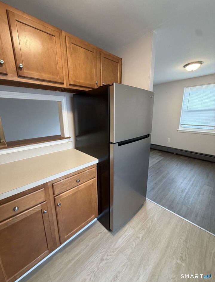 Property Photo:  41 West Beacon Street  CT 06119 