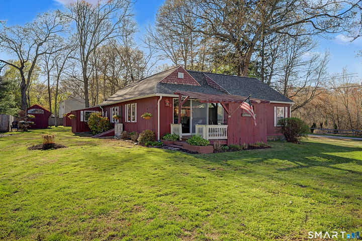 Property Photo:  14 Lake Drive  CT 06371 