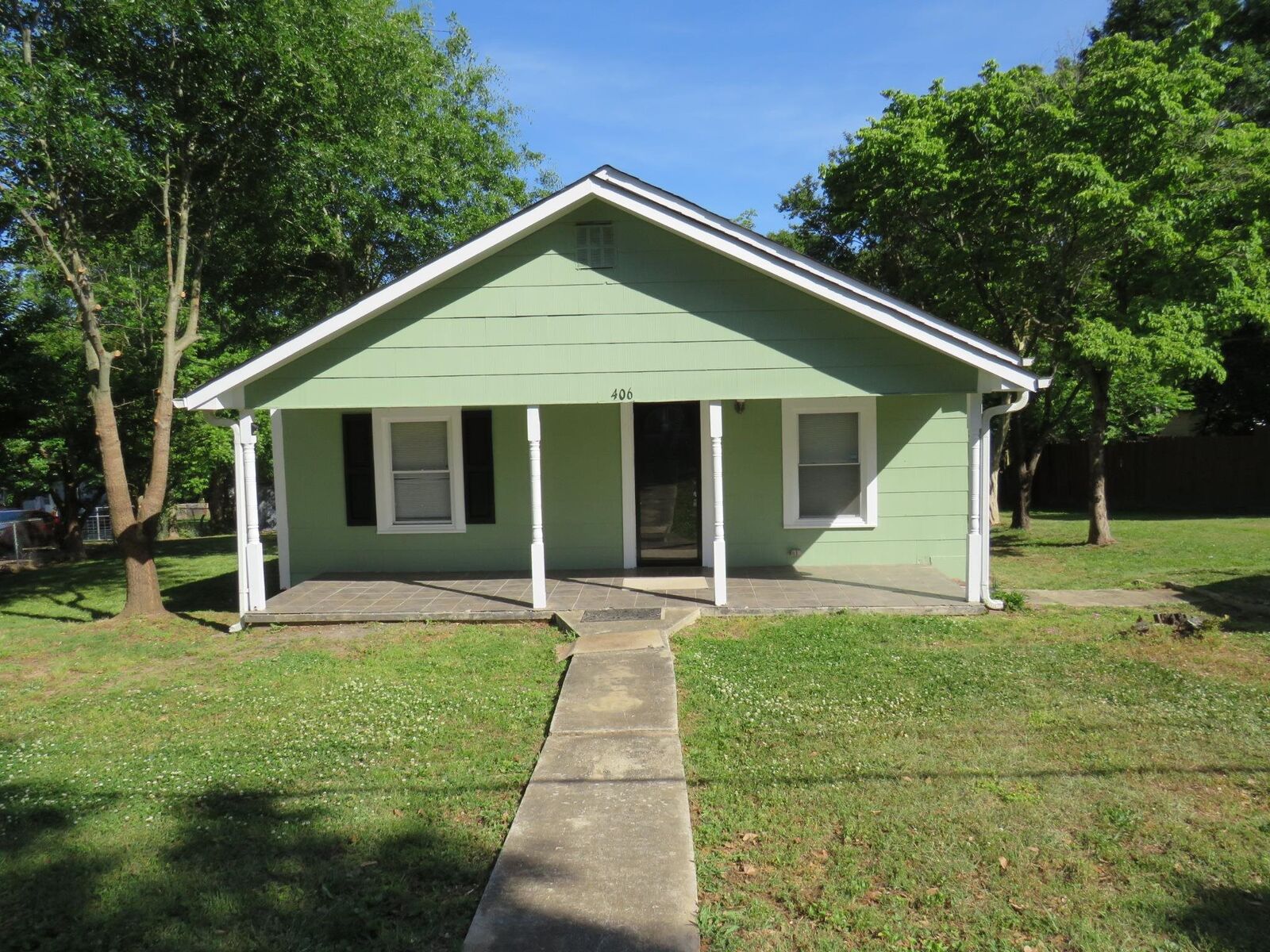 Property Photo: 406 River Drive SC 29340