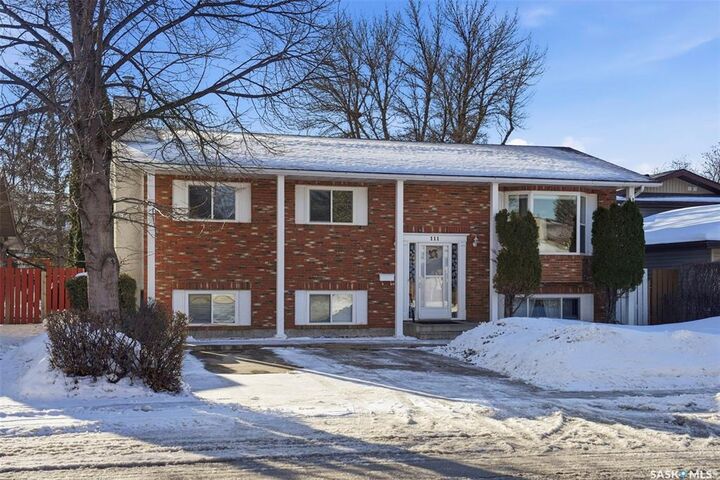 111 Gustin Crescent — photo 1