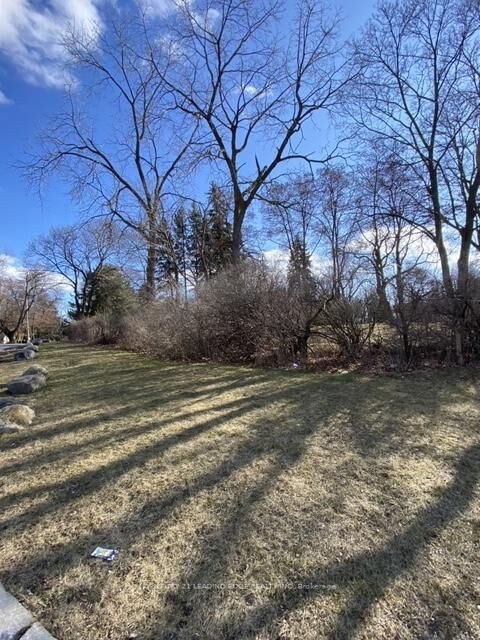 Property Photo:  58 Pine Ridge Drive  ON M1M 2X7 