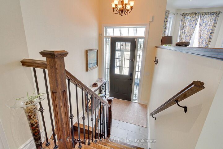 Property Photo:  815 Churchill Lane  ON L0E 1S0 