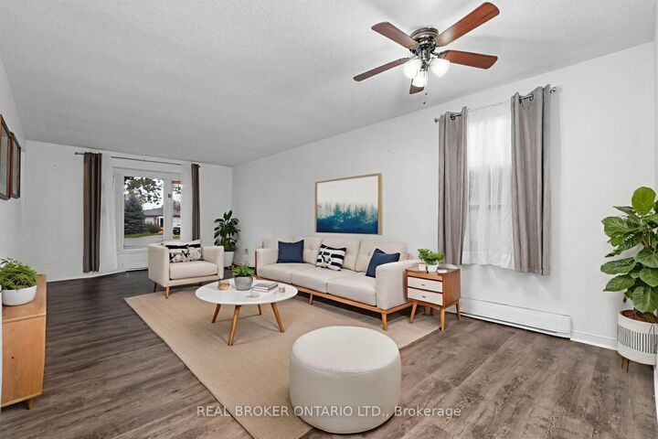 8 Maple Leaf Terrace — photo 1
