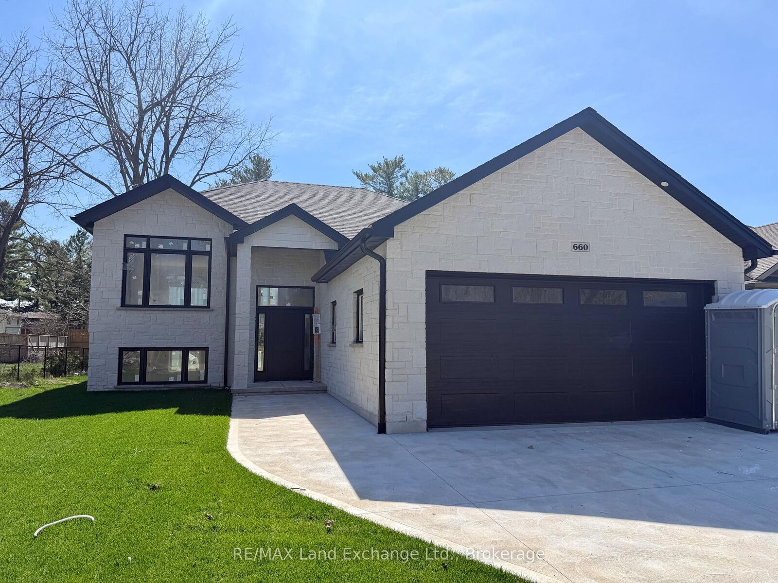 Property Photo: 660 Devonshire Road ON N0H 2C3