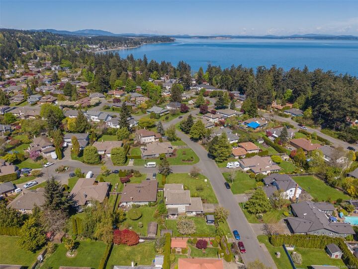 Property Photo:  4705 Sunnymead Way  BC V8Y 2Z9 