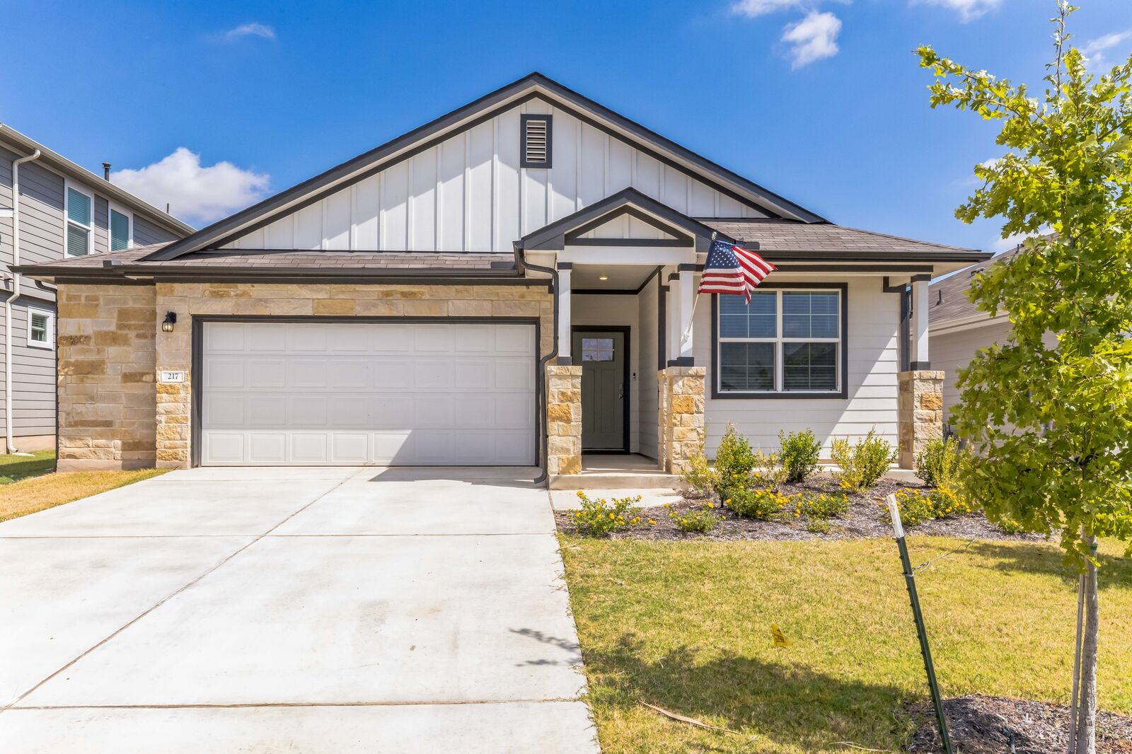 Property Photo:  217 Greens Bayou Trail  TX 78634 