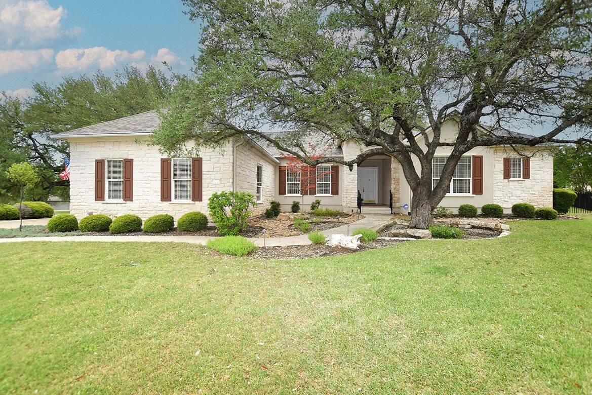 Property Photo:  120 Golf View Drive Drive  TX 78633 