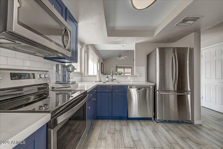 Property Photo:  843 E Audrey Lane  AZ 85022 
