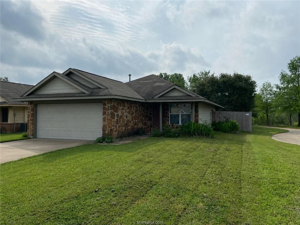 Property Photo: 911 Crested Point Drive TX 77845