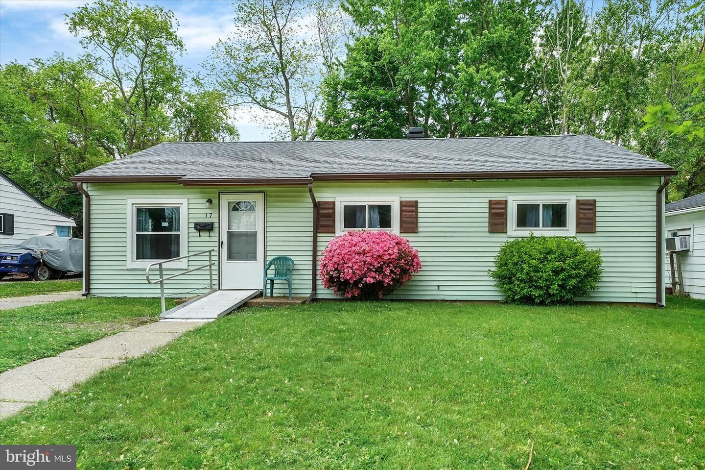 Property Photo:  17 Onaway Place  DE 19720 