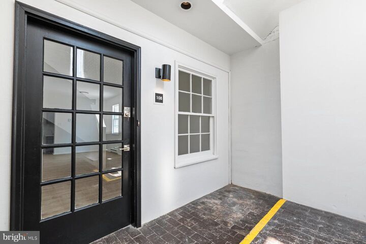 Property Photo: 207 S Patrick Street 108 VA 22314