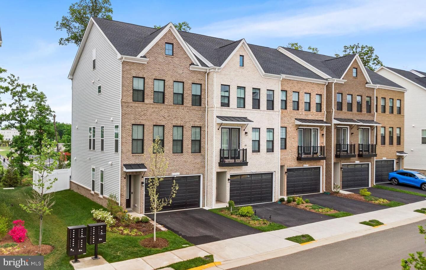 Property Photo:  42161 Shining Star Square  VA 20148 