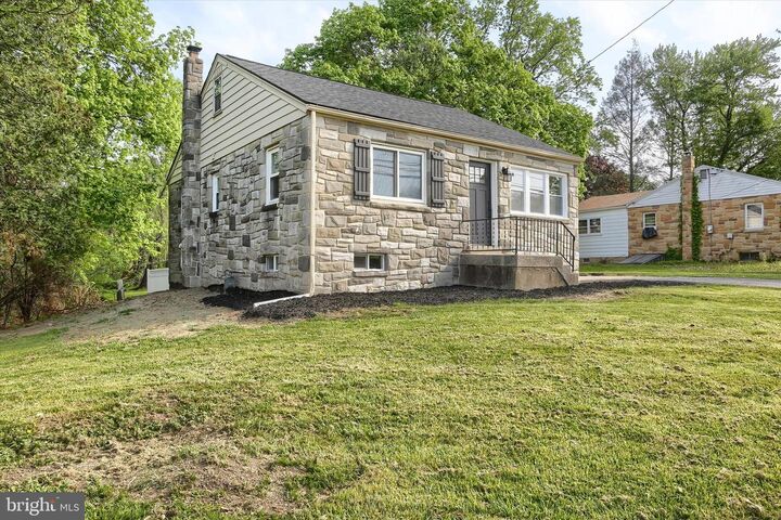 Property Photo: 2400 Linglestown Road PA 17110