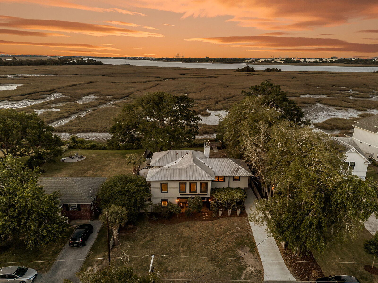 Property Photo:  706 Arcadian Way  SC 29407 