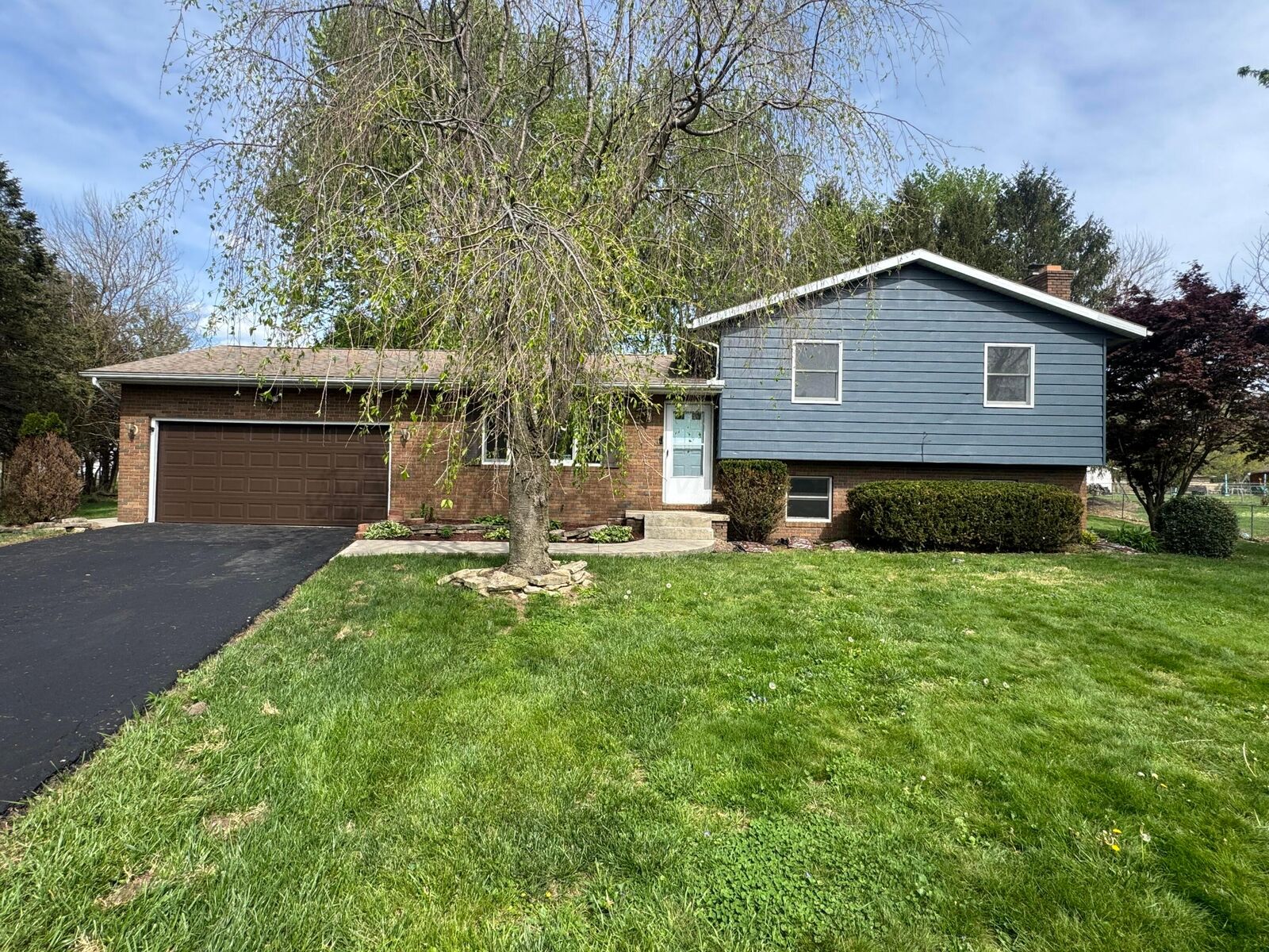 Property Photo:  512 Mark Circle  OH 43055 