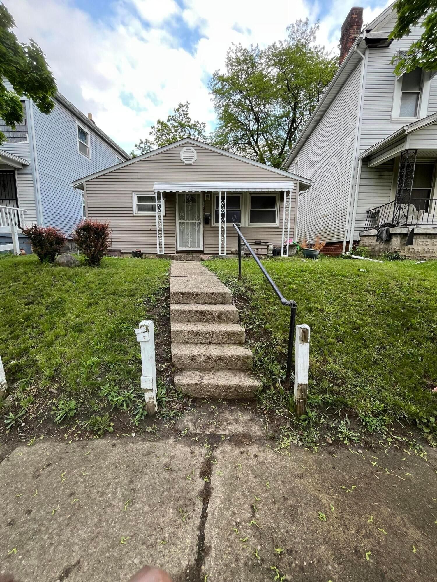 Property Photo:  1104 Sidney Street  OH 43201 