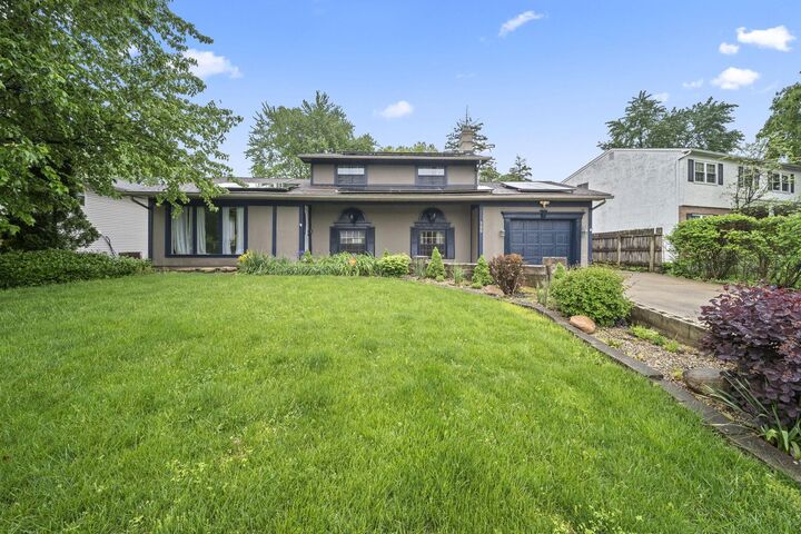 Property Photo:  300 Dunbarton Road  OH 43230 