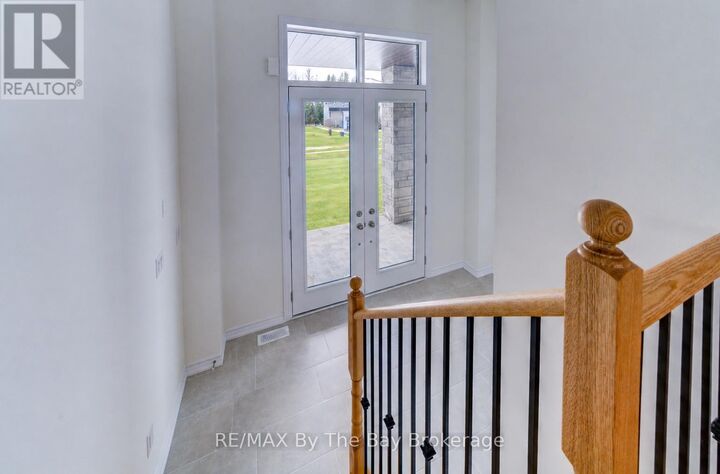 Property Photo:  61 Rosanne Circle  ON L9Z 0M8 