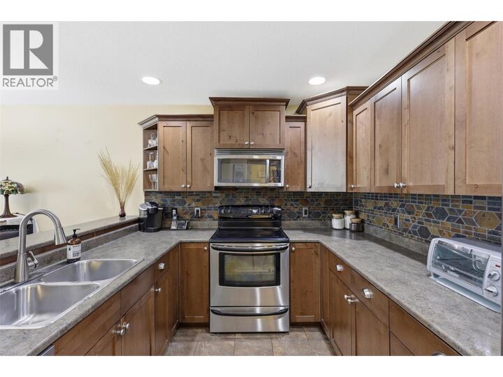 Property Photo:  930 Stagecoach Drive 5  BC V2B 0A9 