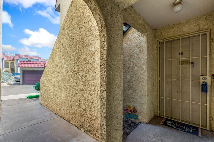 Property Photo:  805 Country Club Drive SE Apt 1G  NM 87124 