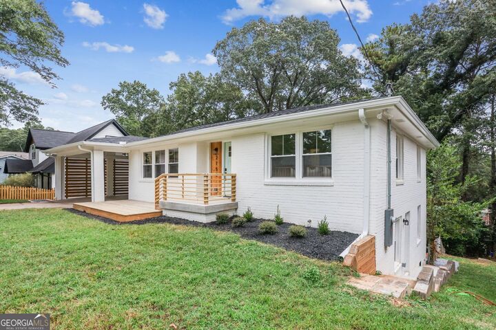 Property Photo:  2152 Edgemore  GA 30316 