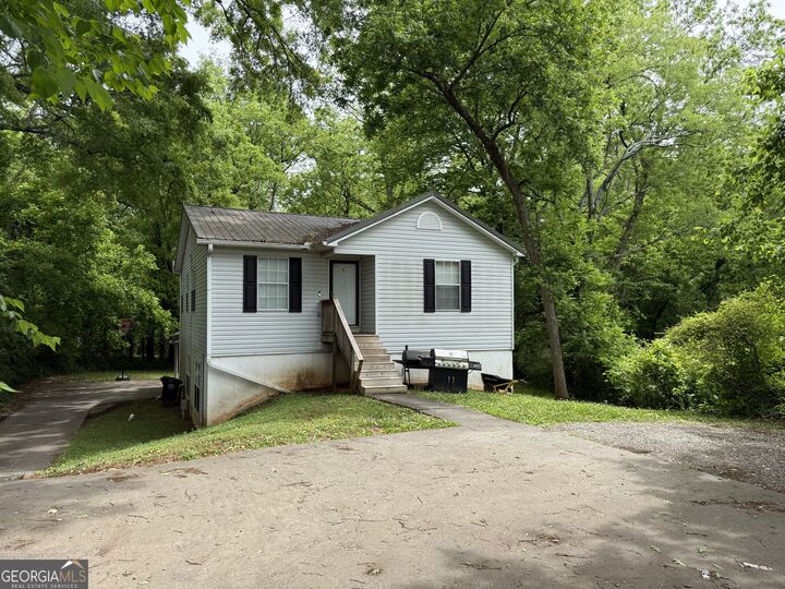 Property Photo:  1300 Calhoun Avenue NE  GA 30161 