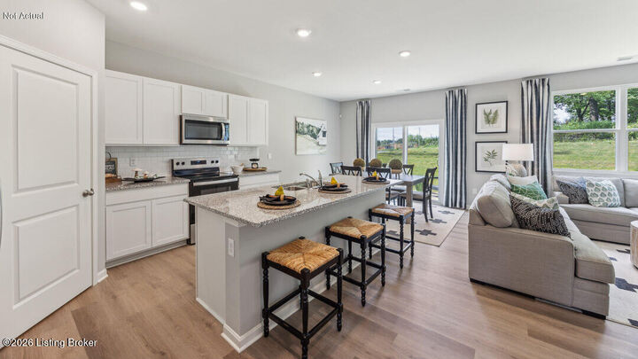 Property Photo:  8103 Cedar Pointe Dr  KY 40229 