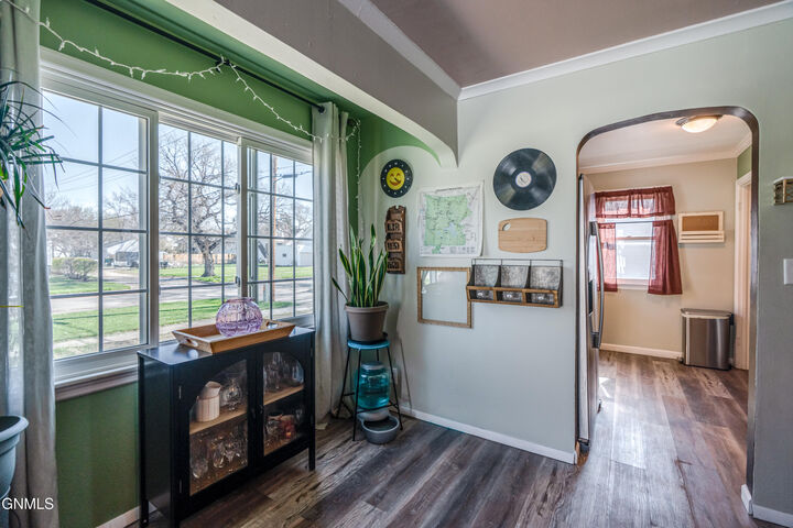 Property Photo:  1407 Thayer Avenue  ND 58501 