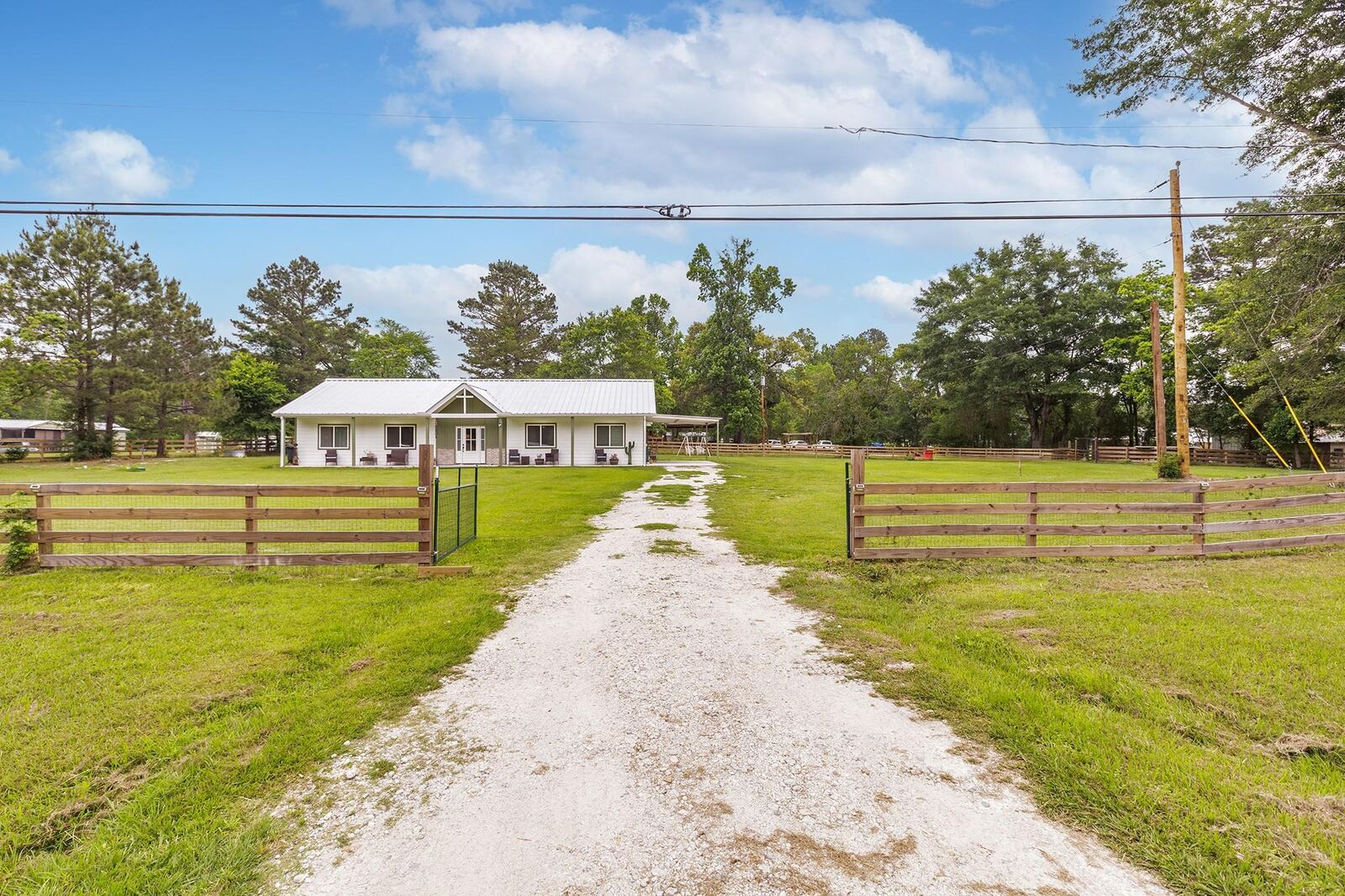 Property Photo:  121 J2s2 Lane Pvt  TX 75904 
