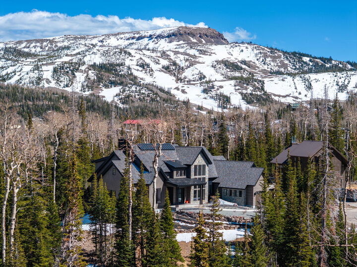 Property Photo:  423 W Bluebell Ct  UT 84719 