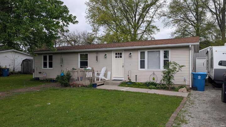 Property Photo:  723 W Horton Street  IN 46714 