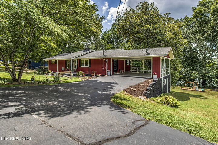 Property Photo:  2163 Sugar Grove Valley Rd  TN 37748 