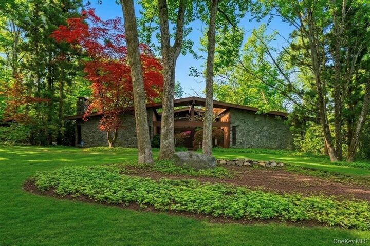Property Photo:  1 Druid Court  NY 10901 