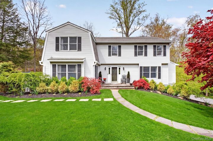 Property Photo:  4 Hachaliah Brown Drive  NY 10589 