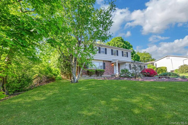 Property Photo:  5 Catawba Drive  NY 10994 