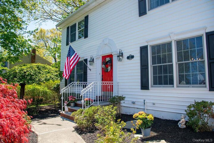 Property Photo:  69 Oriole Street  NY 10965 