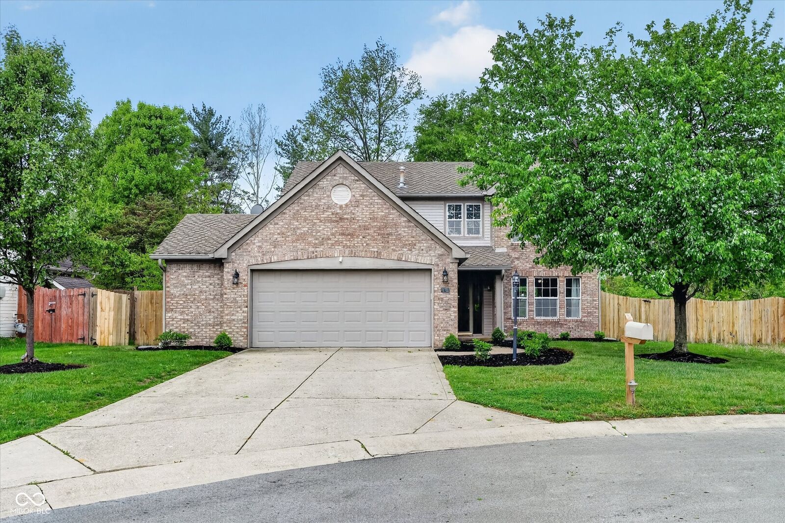 Property Photo:  1450 Preston Court  IN 46143 