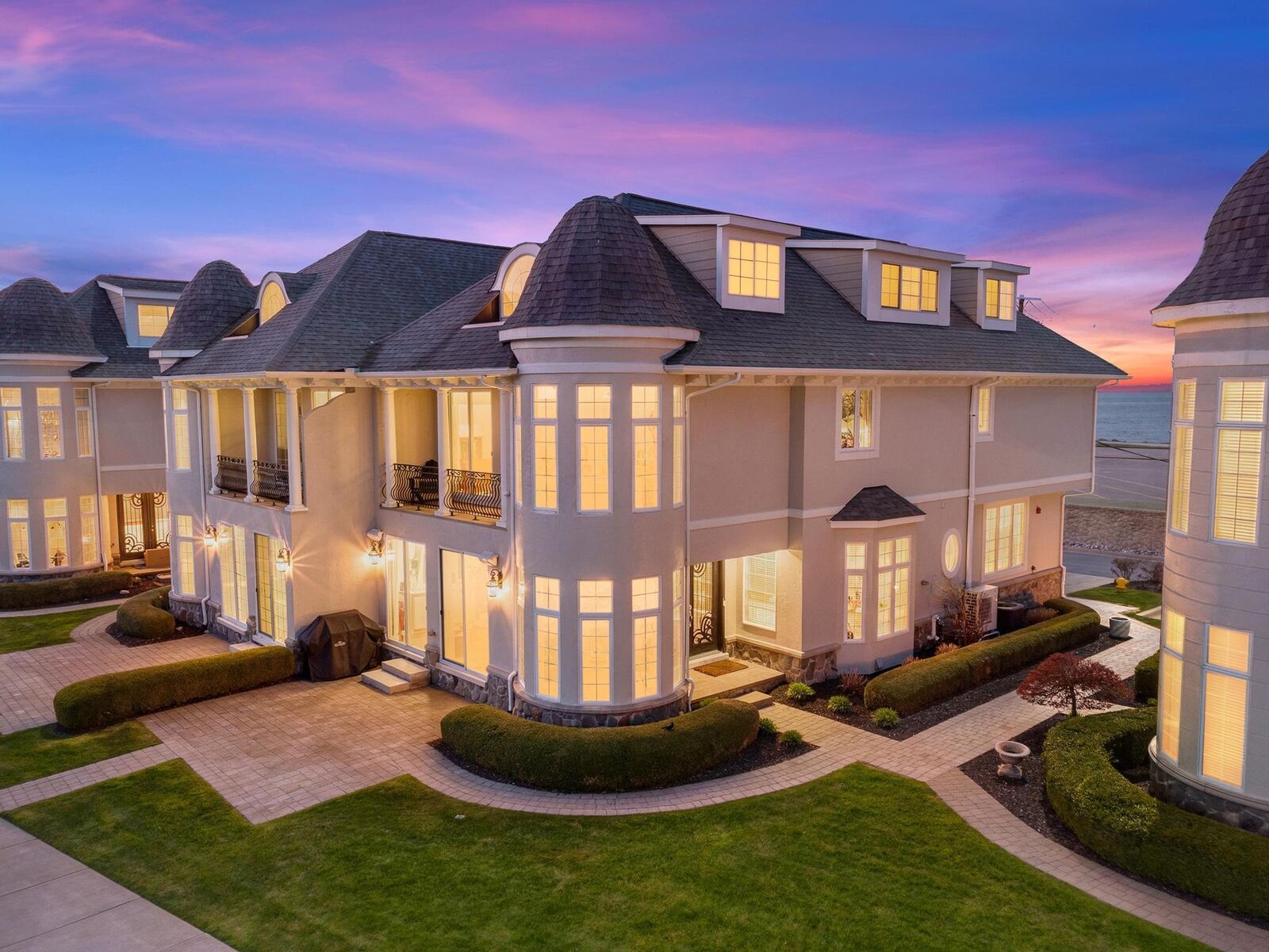 Property Photo:  33070 Venetian Pointe Drive 7  MI 48045 