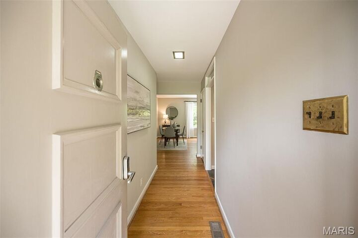 Property Photo:  1889 N Signal Hills Drive  MO 63122-2758 