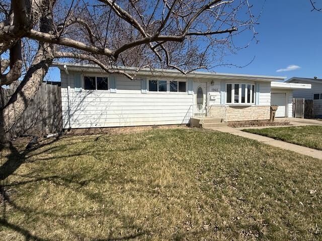 Property Photo:  1948 3rd St NW  ND 58703 
