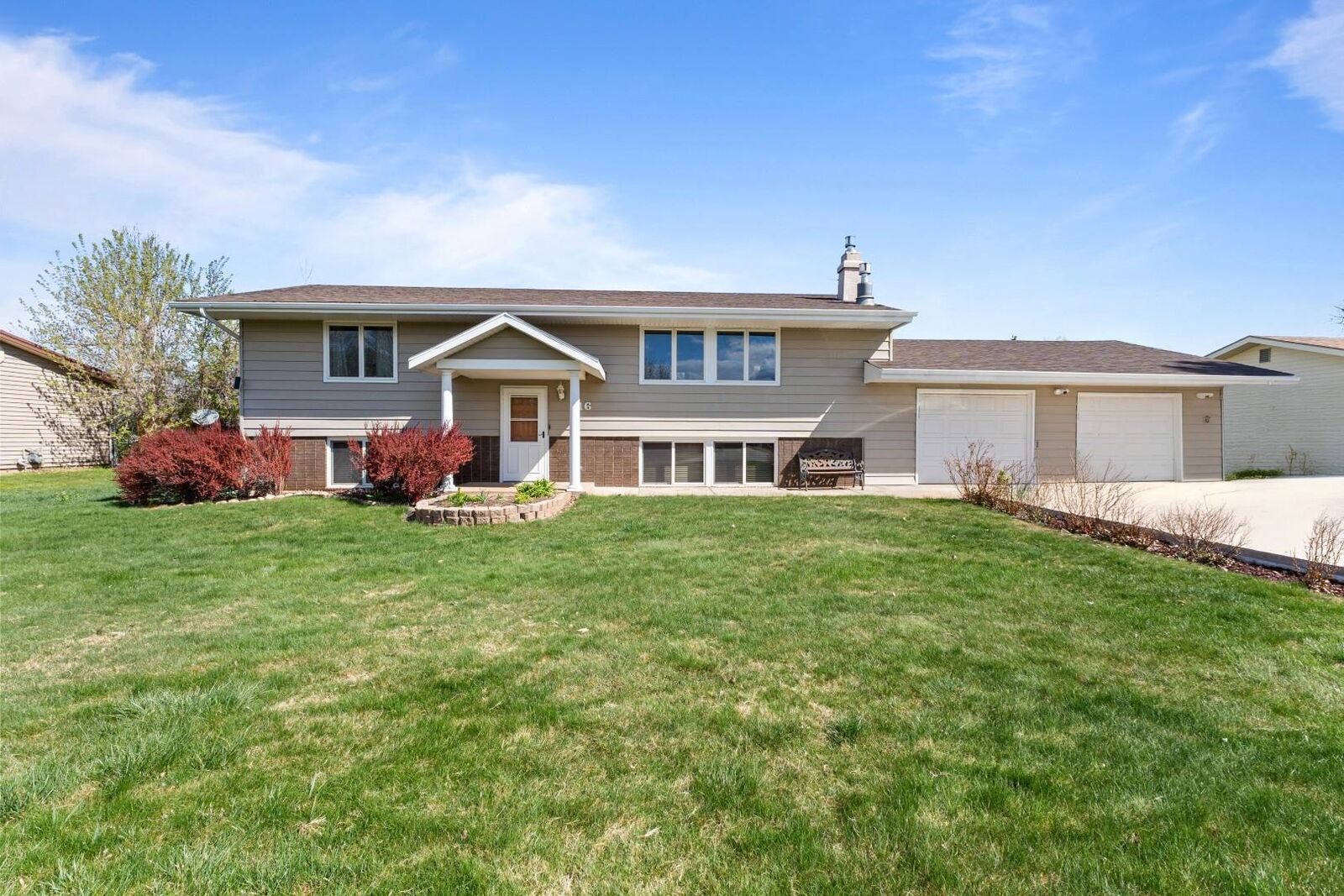 Property Photo:  16 Nickel Place  SD 57783 