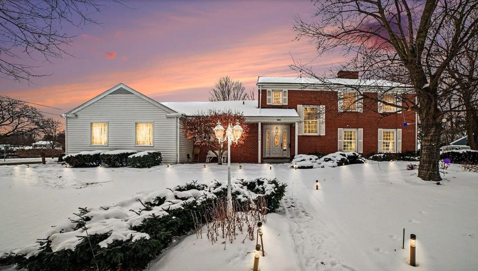 Property Photo:  1054 E Maple Street  MI 48858 