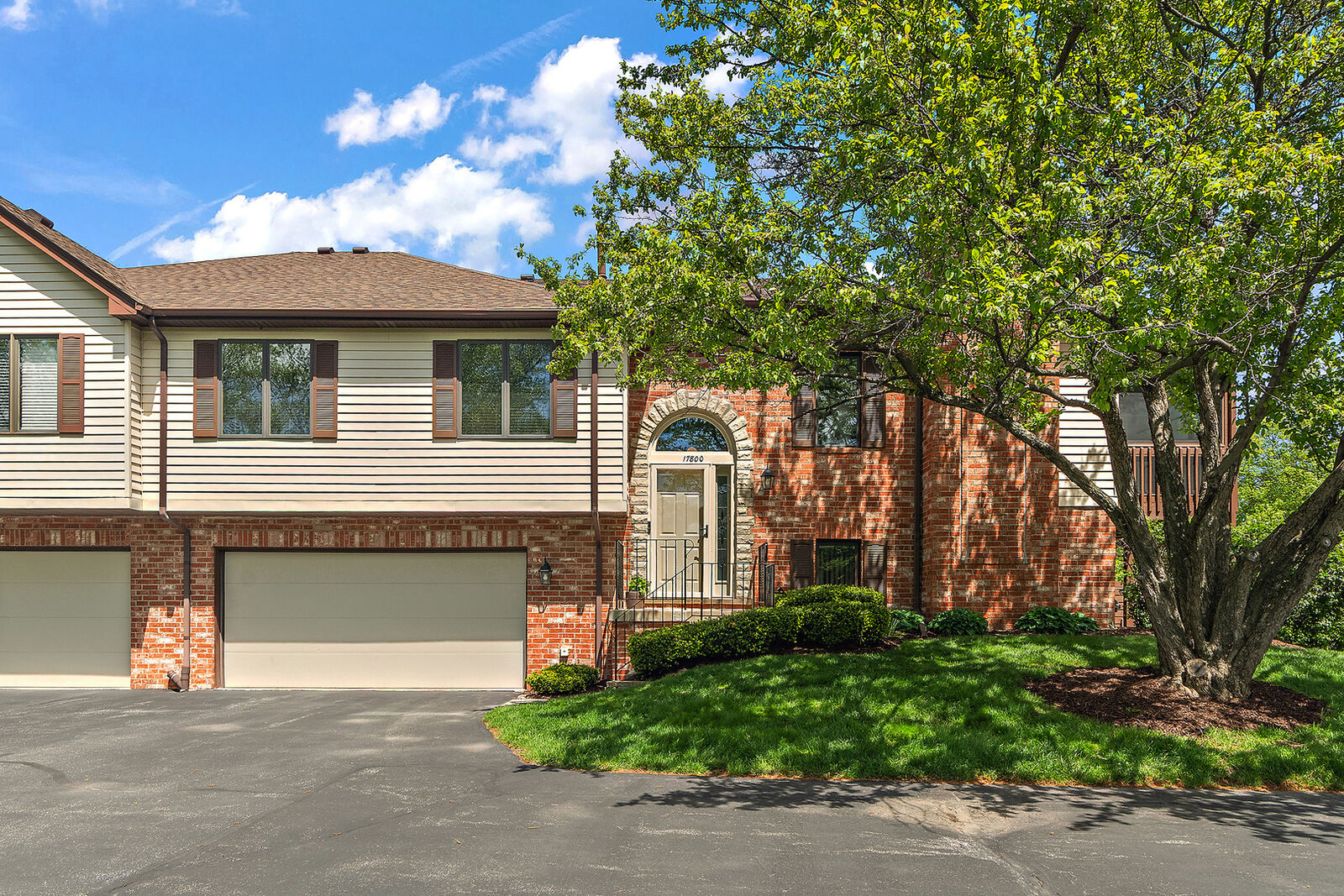 Property Photo:  17800 Cameron Parkway 17800  IL 60467 