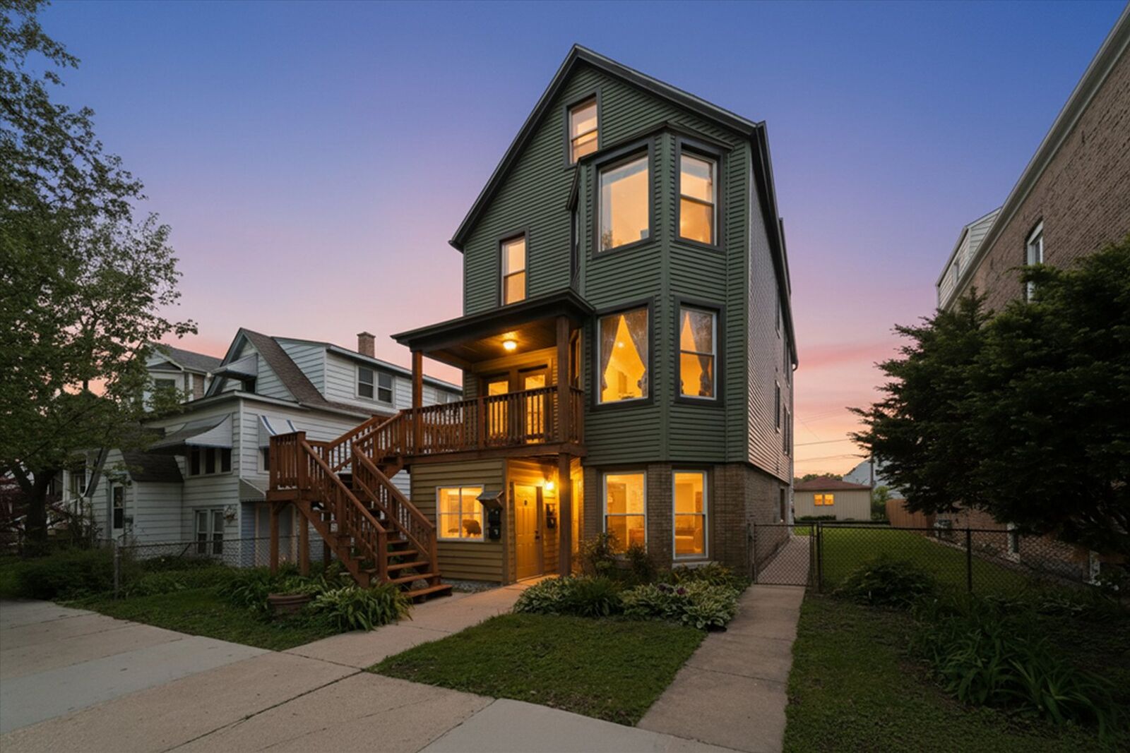 Property Photo:  