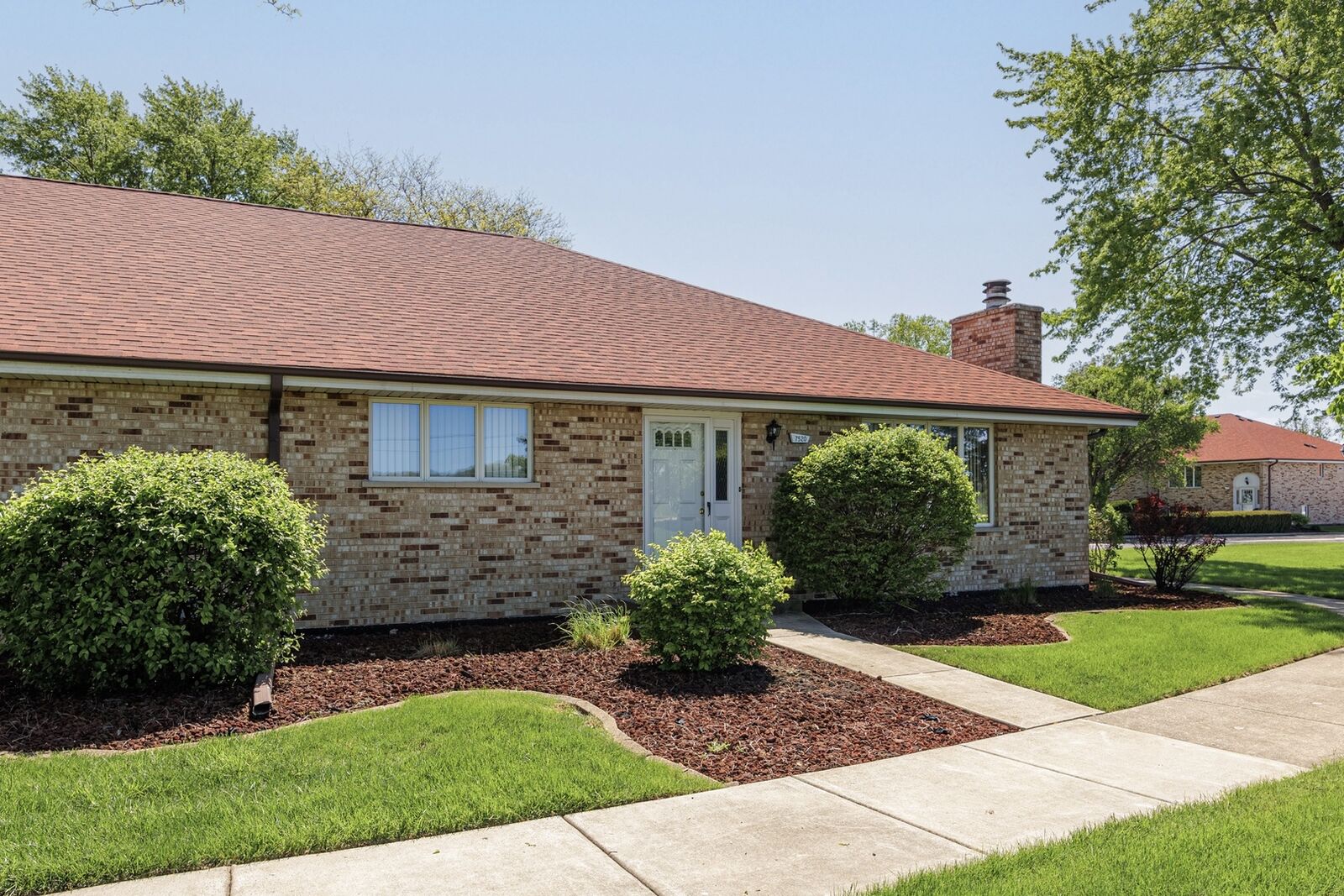 Property Photo: 7520 W Willowood Court IL 60462