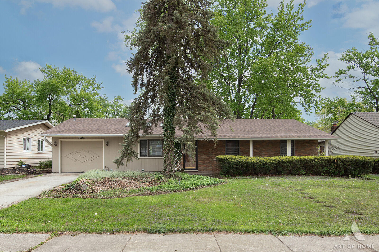 Property Photo:  10231 Hawthorne Drive  IL 60462 